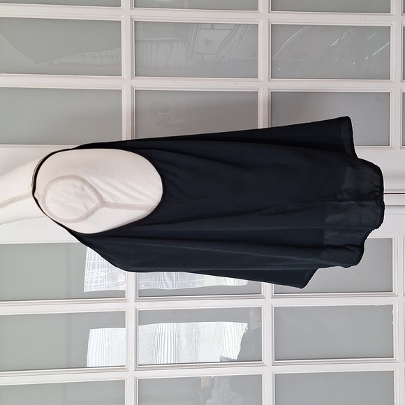 H&M Conscious Flowy Emerald Green Sleeveless Blouse - Picture 5 of 13